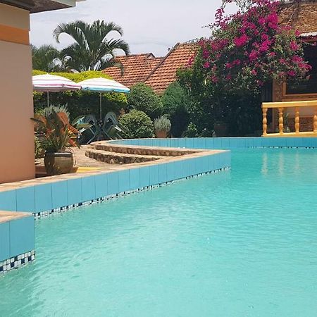 Keelan Ace Villas Kampala Szoba fotó