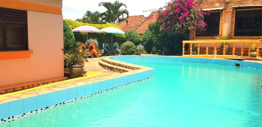 Keelan Ace Villas Kampala Kültér fotó